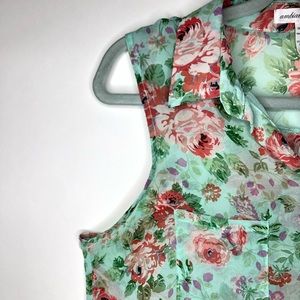 AMBIANCE APPAREL sleeveless floral blouse Lg